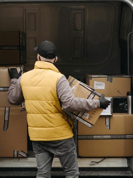 Parcel delivery across Canada Hillsbridge Express