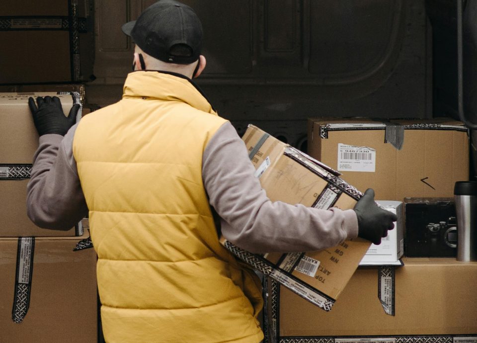 Parcel delivery across Canada Hillsbridge Express